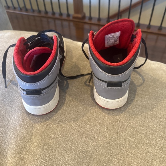 Air Jordan 1 Mid – GS (Big Kids) – “Shadow/Black/Red” - Picture 3 of 6